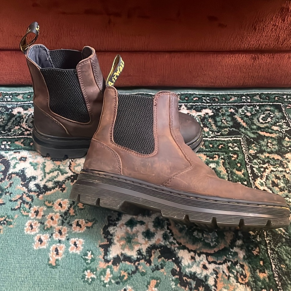 Dr. Martens Embury Chelsea Boots